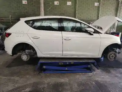 Sloopvoertuig seat leon (5f1) reference van het jaar 2014 aangedreven cyv