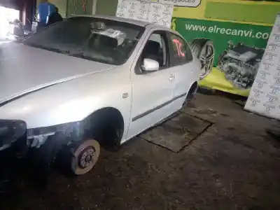 Veículo de Sucata seat toledo (1m2) select do ano 2000 alimentado ahf