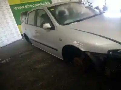 Veículo de Sucata seat toledo (1m2) select do ano 2000 alimentado ahf