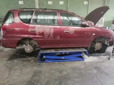 Veículo de Sucata KIA CARENS 1.8 Monovolumen do ano 2002 alimentado T8