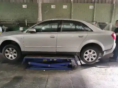 Scrapping Vehicle audi a4 b6 (8e2) 1.9 tdi of the year 2002 powered awx