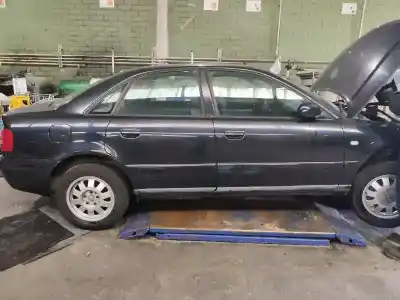 Veículo de Sucata audi a4 berlina (8e) 1.8 t sport edition do ano 2000 alimentado apu