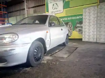 Veículo de Sucata daewoo lanos cool do ano 1998 alimentado 