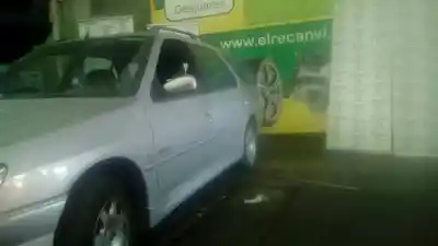 Veículo de Sucata peugeot 306 break boulebard do ano 2000 alimentado wjzdw8