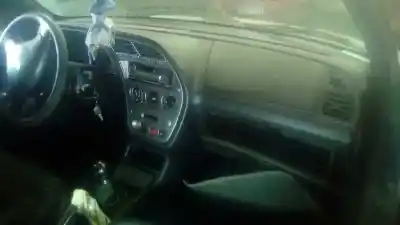 Veículo de Sucata peugeot 306 break boulebard do ano 2000 alimentado wjzdw8