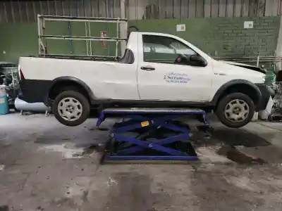 Véhicule à la ferraille fiat strada (278) 10.03/62 de l'année 2006 alimenté 223a900