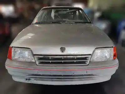 Veicolo di demolizione opel kadett e gls berlina dell'anno 1989 alimentato 
