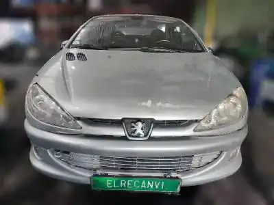 Verschrottungsfahrzeug PEUGEOT 206 CC CC des Jahres 2002 angetrieben RFNEW10J4