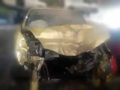 Sloopvoertuig NISSAN NOTE (E11E) NOTE (E11E) van het jaar 2001 aangedreven 