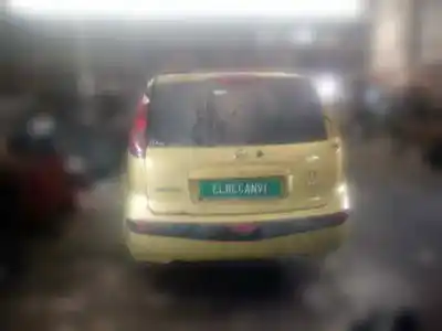 Veículo de Sucata nissan note (e11e) note (e11e) do ano 2001 alimentado 