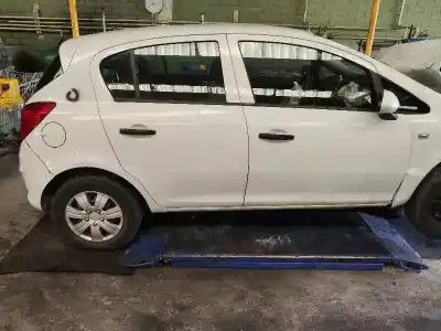 Veicolo di demolizione opel corsa d enjoy dell'anno 2011 alimentato a13dtc