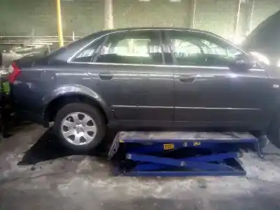 Scrapping Vehicle audi a4 b6 (8e2) 2.0 of the year 2001 powered alt