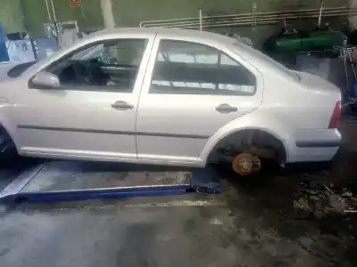 Здавання транспортного засобу VOLKSWAGEN BORA I (1J2) 1.6 року 1999 потужний AKL