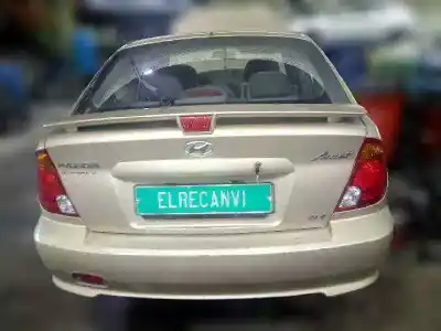 Veículo de Sucata hyundai accent (lc) l crdi do ano 2003 alimentado d3ea