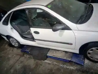 Здавання транспортного засобу renault laguna (b56) 2.0 d rn (b56f/g) року 1997 потужний g8t