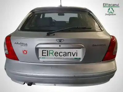 Veículo de Sucata daewoo nubira berlina classic se do ano 2003 alimentado a16sms