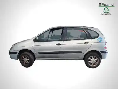 Sloopvoertuig renault scenic (ja..) 2.0 16v cat (f4r) van het jaar 2000 aangedreven f4r