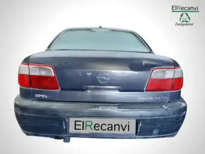 Veículo de Sucata opel omega b design edition berlina do ano 2000 alimentado 
