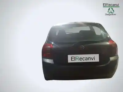 Veículo de Sucata toyota corolla (e12) 2.0 d-4d linea luna berlina do ano 2004 alimentado 1cdftv