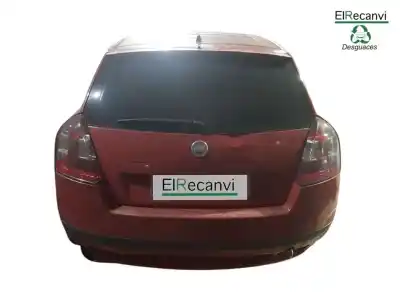 Veículo de Sucata fiat stilo (192) 1.6 16v dynamic (04.2006->) 105 cv / 77 kw do ano 2006 alimentado 192b30