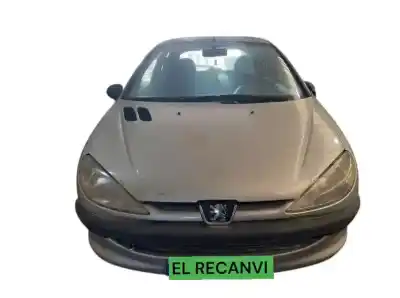 Sloopvoertuig PEUGEOT 206 BERLINA  van het jaar 2001 aangedreven KFW
