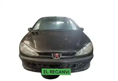 Véhicule à la ferraille PEUGEOT 206 BERLINA  de l'année 2004 alimenté KFW