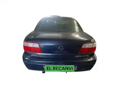 Véhicule à la ferraille OPEL OMEGA B Design Edition Berlina de l'année 2000 alimenté X25XE