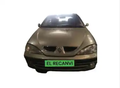 Veículo de Sucata renault megane i fase 2 berlina (ba0) 1.6 16 v rt (ba04) do ano 2001 alimentado k4m