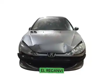 Veículo de Sucata peugeot 206 berlina xt do ano 2002 alimentado nfu