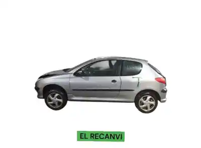 Veículo de Sucata peugeot 206 berlina xt do ano 2002 alimentado nfu