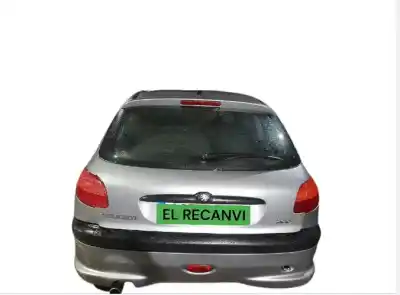 Veículo de Sucata PEUGEOT 206 BERLINA  do ano 2002 alimentado NFU