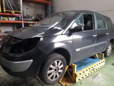 Veículo de Sucata renault grand scénic ii (jm0/1_) 2.0 dci (jm1k) do ano 2006 alimentado m9r a7