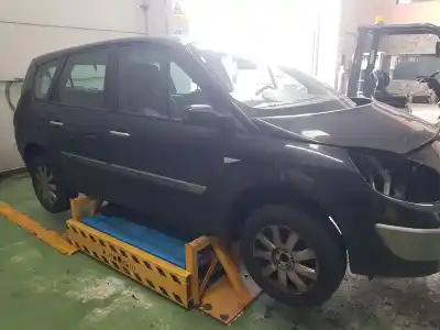 Veículo de Sucata renault grand scénic ii (jm0/1_) 2.0 dci (jm1k) do ano 2006 alimentado m9r a7
