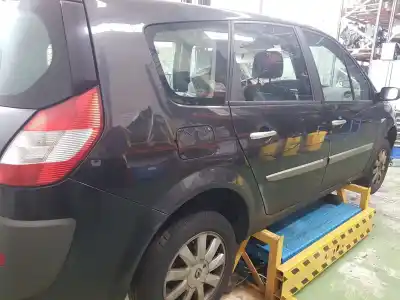 Veículo de Sucata renault grand scénic ii (jm0/1_) 2.0 dci (jm1k) do ano 2006 alimentado m9r a7