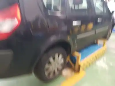 Veículo de Sucata renault grand scénic ii (jm0/1_) 2.0 dci (jm1k) do ano 2006 alimentado m9r a7