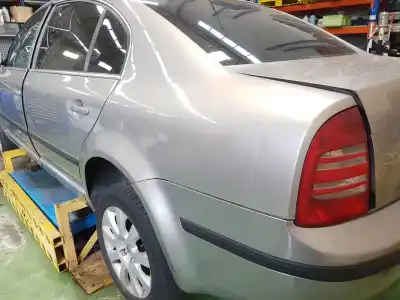 Veículo de Sucata skoda superb (3u4) 2.0 tdi dpf do ano 2007 alimentado bss