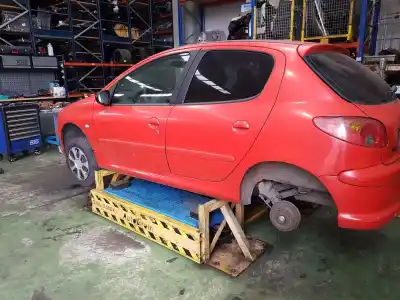 Veículo de Sucata peugeot 206 berlina x-line do ano 2003 alimentado 8hx