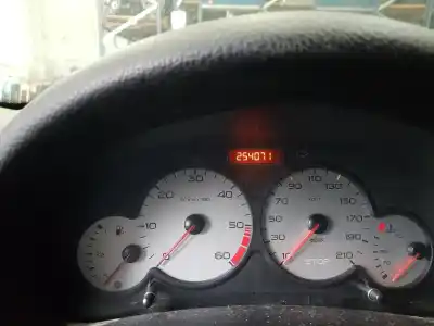 Veículo de Sucata peugeot 206 berlina x-line do ano 2003 alimentado 8hx