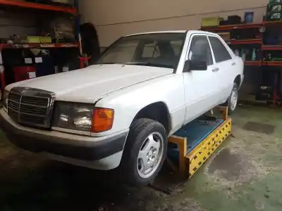 Veículo de Sucata mercedes                                           190 (w201)                                                                                                                                                                                                                                                 e 2.0                                                                                                                                                                                                                                                      do ano 1988 alimentado m 102.962