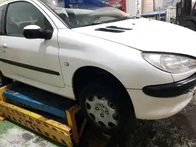 Sloopvoertuig peugeot 206 sw x-line van het jaar 2003 aangedreven kfw
