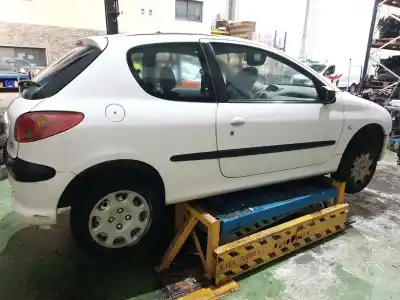 Sloopvoertuig peugeot 206 sw x-line van het jaar 2003 aangedreven kfw