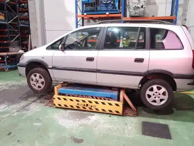 Sloopvoertuig opel zafira a limusina (t98) 2.0 di 16 v (f75) van het jaar 2002 aangedreven y20dth
