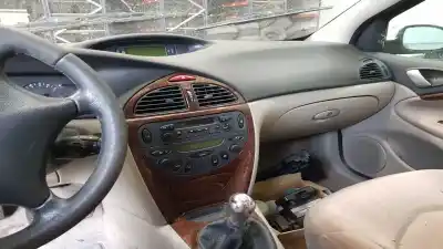 Veículo de Sucata citroen c5 i (dc_) 2.0 16v hpi (dcrlzb) do ano 2001 alimentado rlz