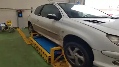 Veículo de Sucata peugeot 206 sw 2.0 hdi cat do ano 2002 alimentado rhy (dw10td)