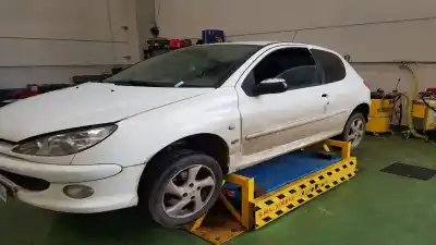 Veículo de Sucata peugeot 206 sw 2.0 hdi cat do ano 2002 alimentado rhy (dw10td)