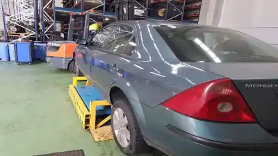 Veículo de Sucata ford mondeo iii sedán (b4y) 2.0 tdci do ano 2002 alimentado fmba