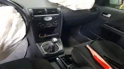 Veículo de Sucata ford mondeo iii sedán (b4y) 2.0 tdci do ano 2002 alimentado fmba