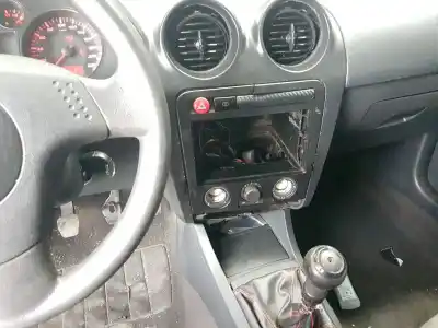 Véhicule à la ferraille seat                                               ibiza iii (6l1)                                                                                                                                                                                                                                            1.9 sdi                                                                                                                                                                                                                                                    de l'année 2003 alimenté asy