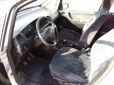 Veículo de Sucata opel zafira a blue line do ano 2001 alimentado y20dth
