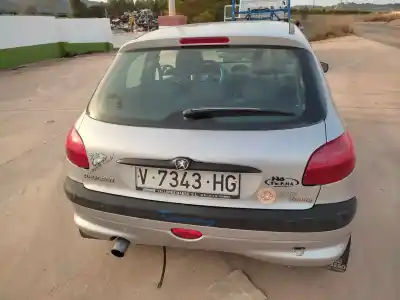 Veículo de Sucata peugeot 206 berlina xt do ano 2000 alimentado wjz